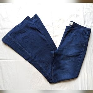 We The Free high rise flare elastic waist jeans - size 31